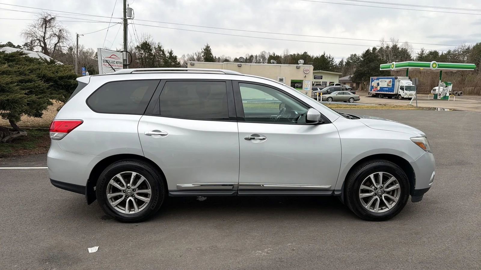 Used 2013 Nissan Pathfinder SL image 7