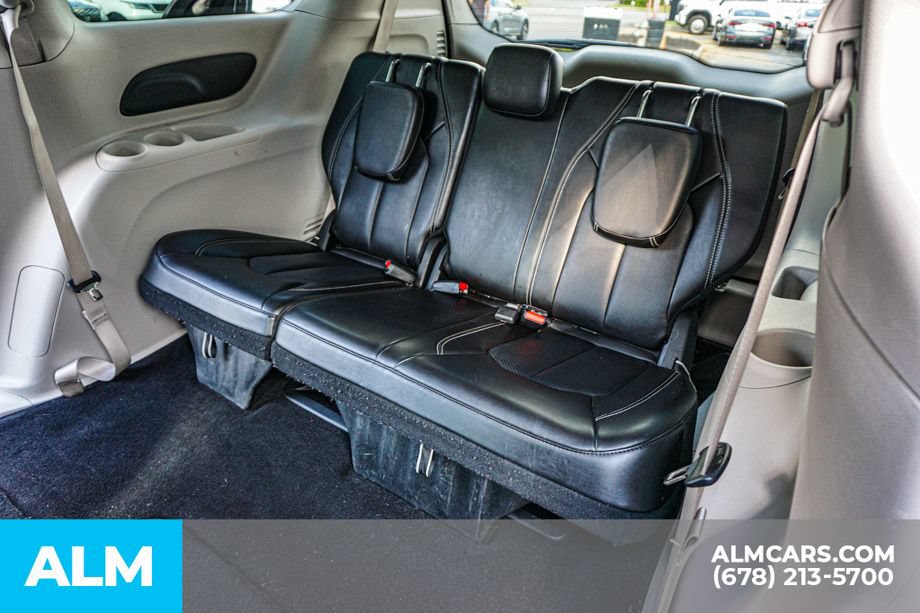 Used 2023 Chrysler Pacifica Touring-L FWD image 21