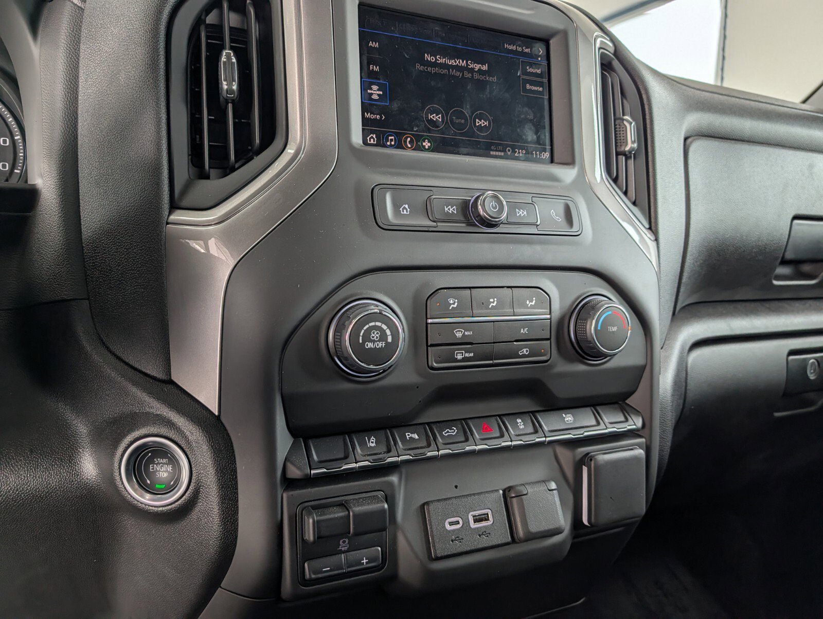 Used 2025 Chevrolet Silverado 2500 Custom w/ Custom Value Package image 20