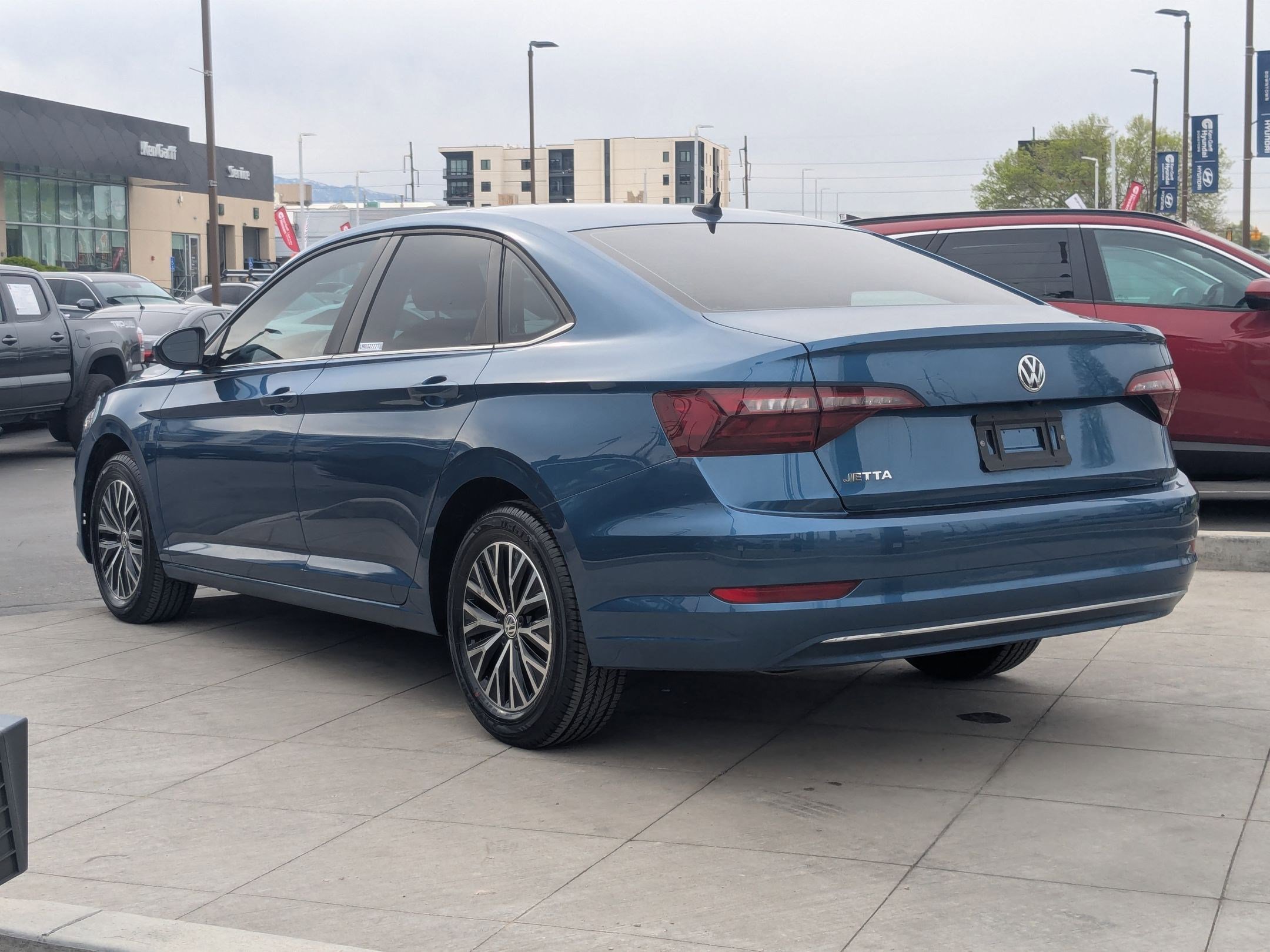 Used 2020 Volkswagen Jetta SE w/ SE Cold Weather Package image 7