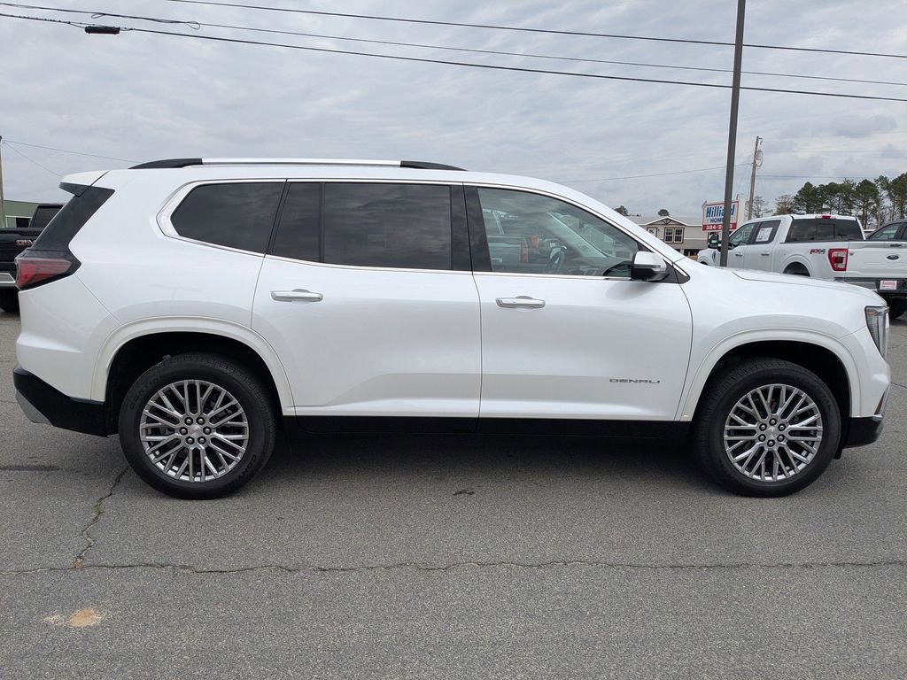 Used 2024 GMC Acadia Denali image 3