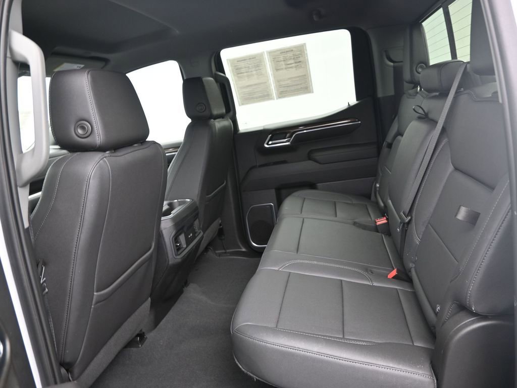 Used 2023 Chevrolet Silverado 1500 RST w/ Redline Edition AWD/4WD image 11