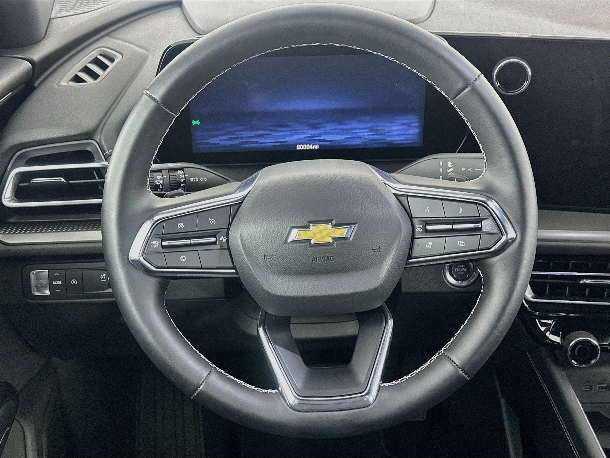 Used 2026 Chevrolet Traverse LT FWD image 18