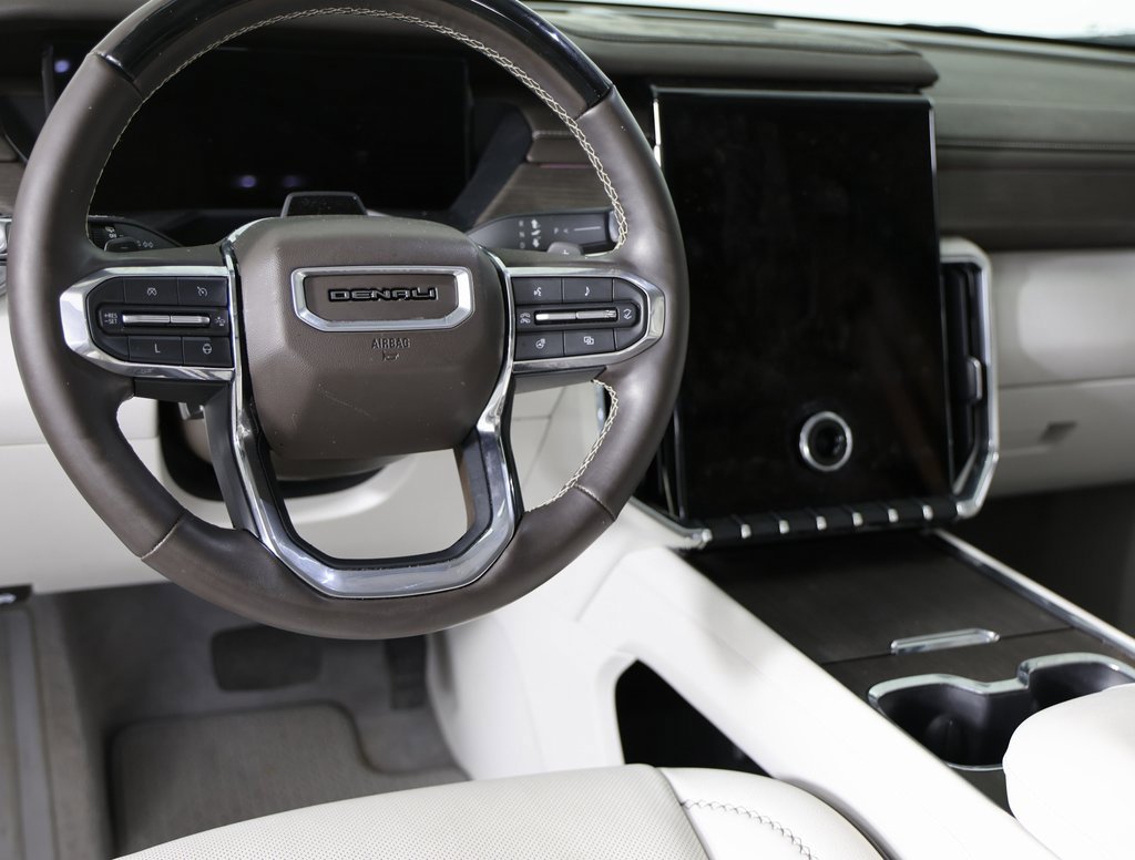 Used 2024 GMC Acadia Denali w/ Super Cruise Package image 4