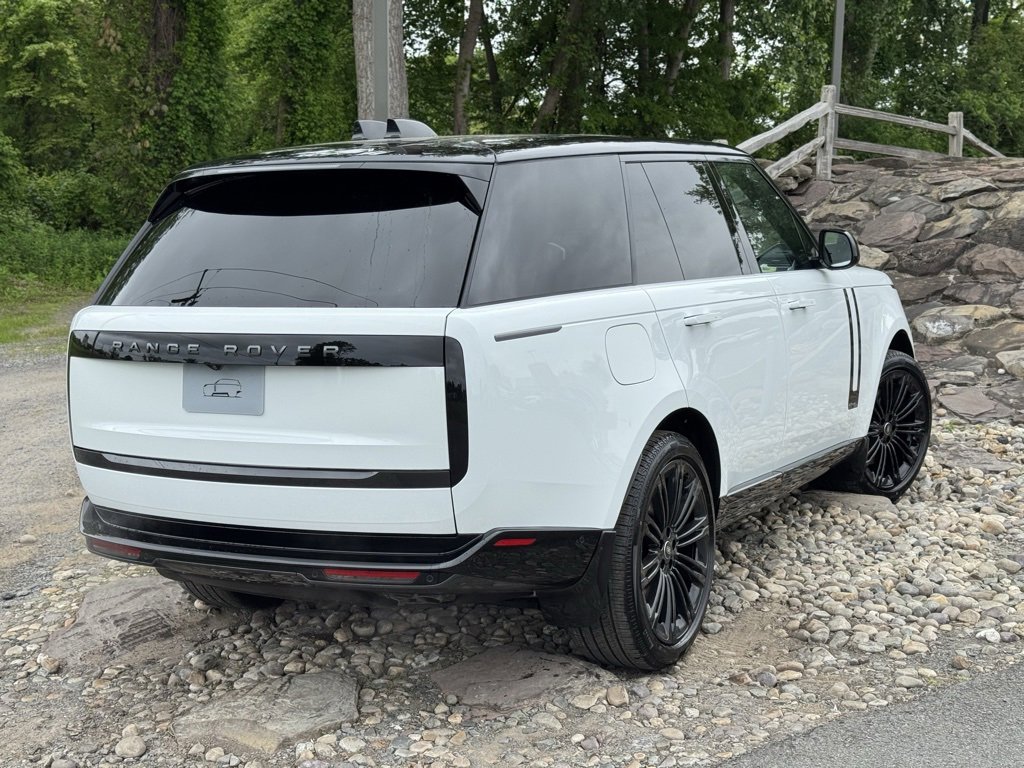New 2025 Land Rover Range Rover SE image 13