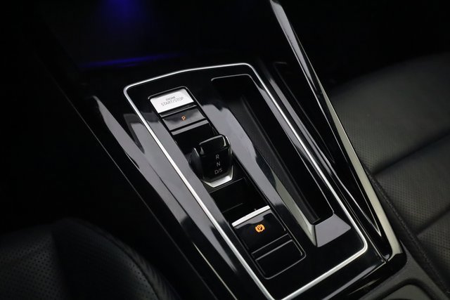 Used 2023 Volkswagen Golf 20th Anniversary Edition image 21