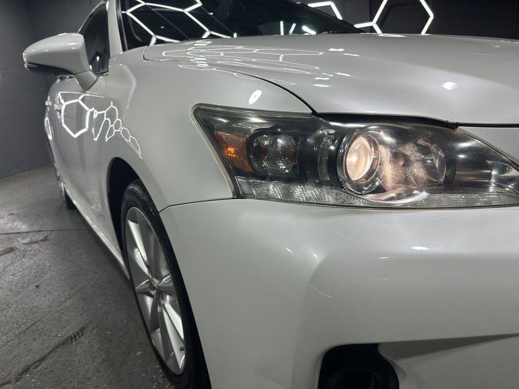 Used 2013 Lexus CT 200h w/ Premium Pkg w/Navigation FWD image 38