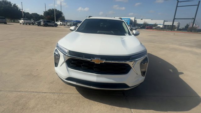 Certified 2026 Chevrolet Trax LT FWD image 3