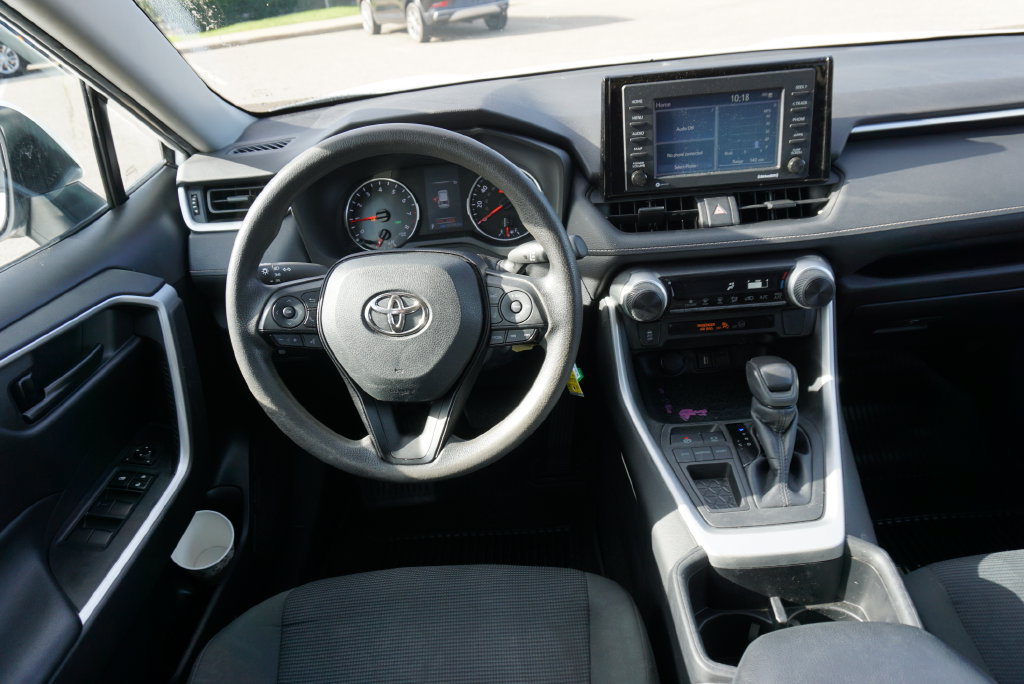 Used 2022 Toyota RAV4 LE FWD image 12