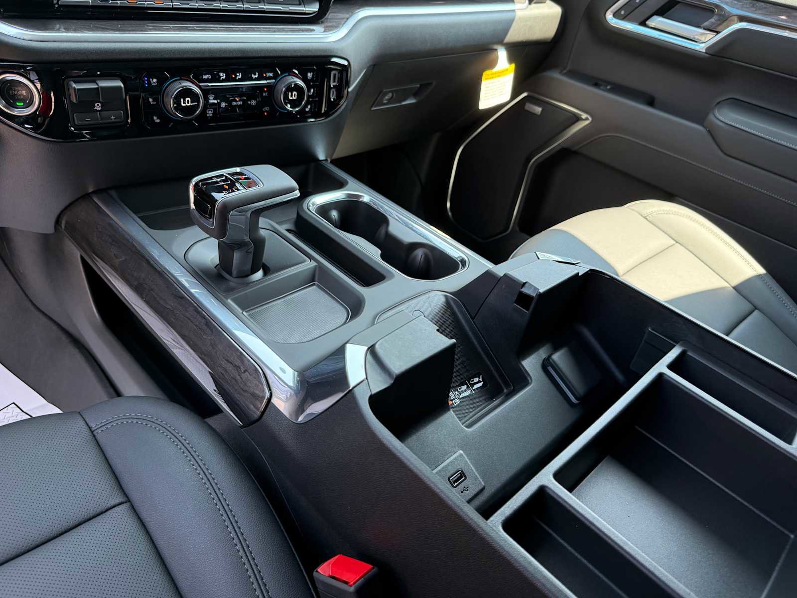 New 2026 Chevrolet Silverado 1500 LTZ w/ Z71 Off-Road Package image 22