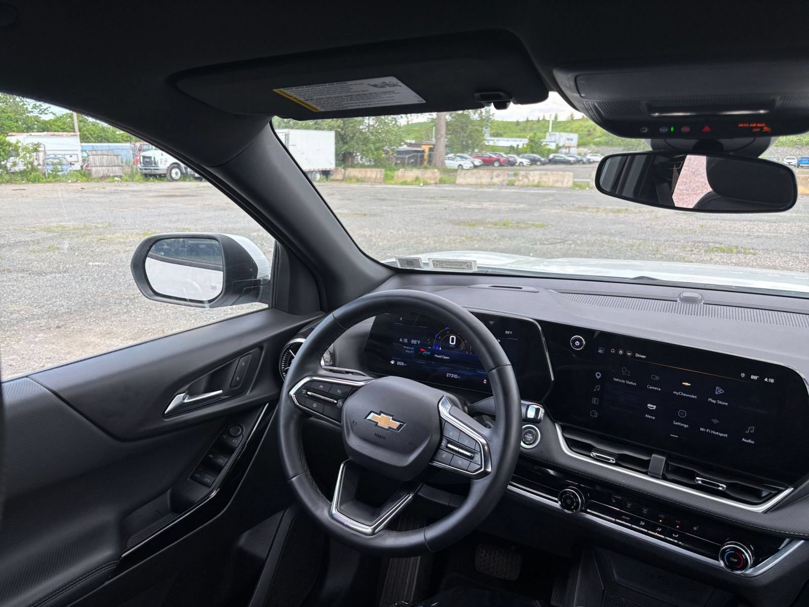 Used 2025 Chevrolet Equinox LT FWD image 31