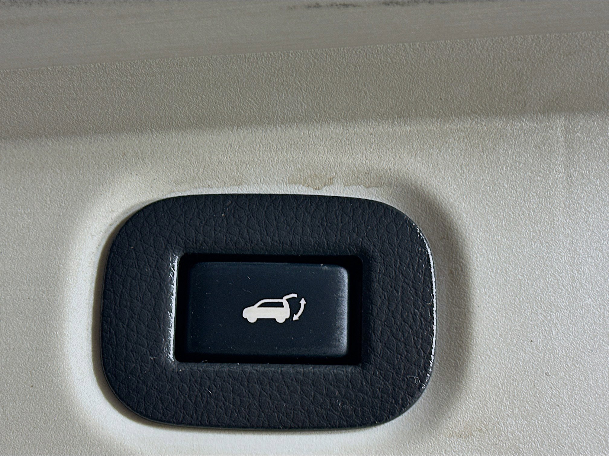 Used 2018 Nissan Rogue SV w/ Premium Package image 29