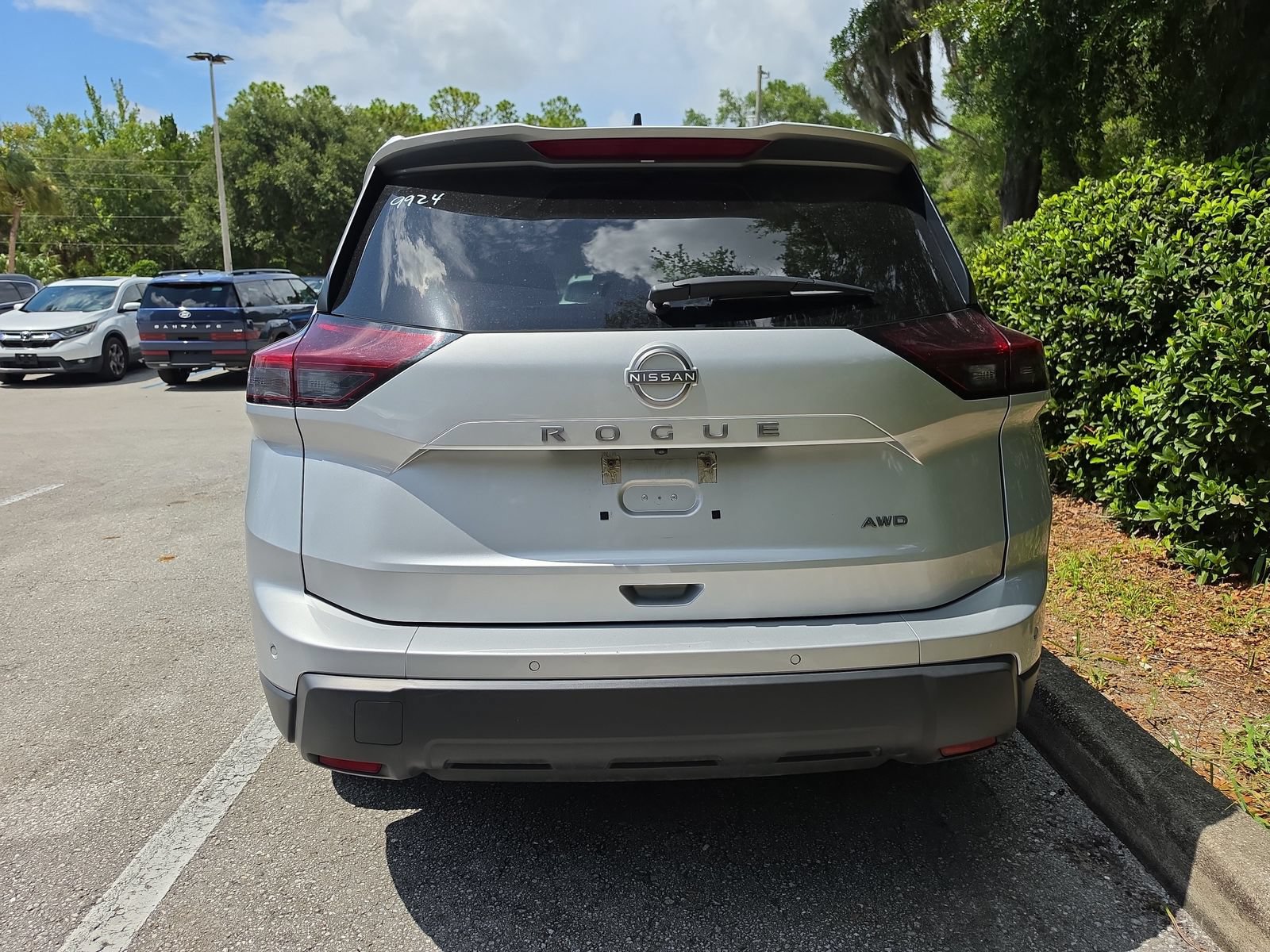 Used 2024 Nissan Rogue S AWD/4WD image 4