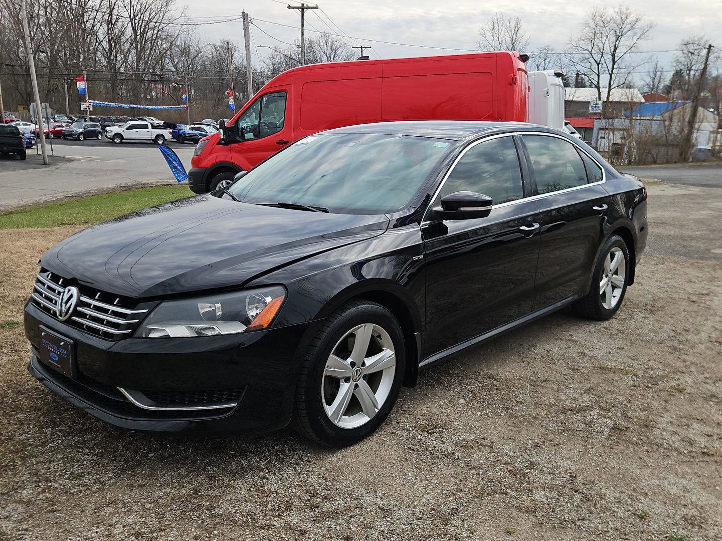 Used 2015 Volkswagen Passat TDI SE image 1
