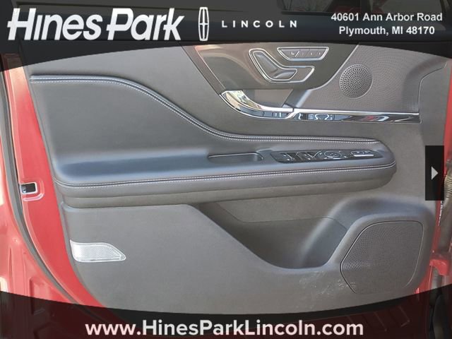 Used 2023 Lincoln Corsair AWD image 9