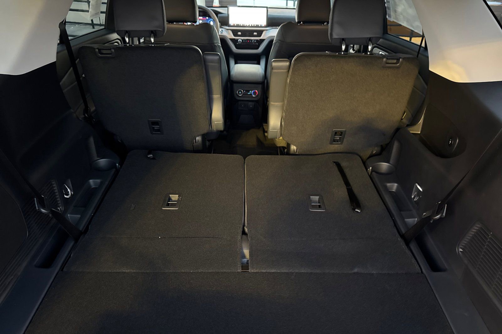 New 2026 Ford Explorer Active w/ Active Comfort Package RWD image 14