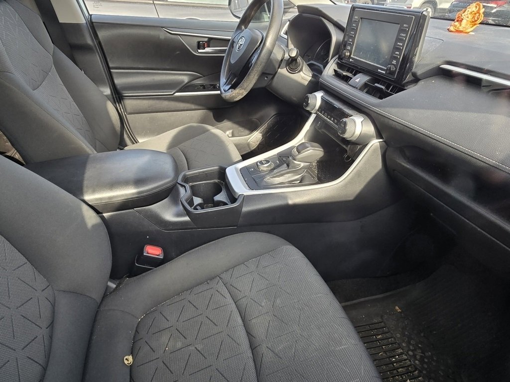 Used 2021 Toyota RAV4 XLE image 15