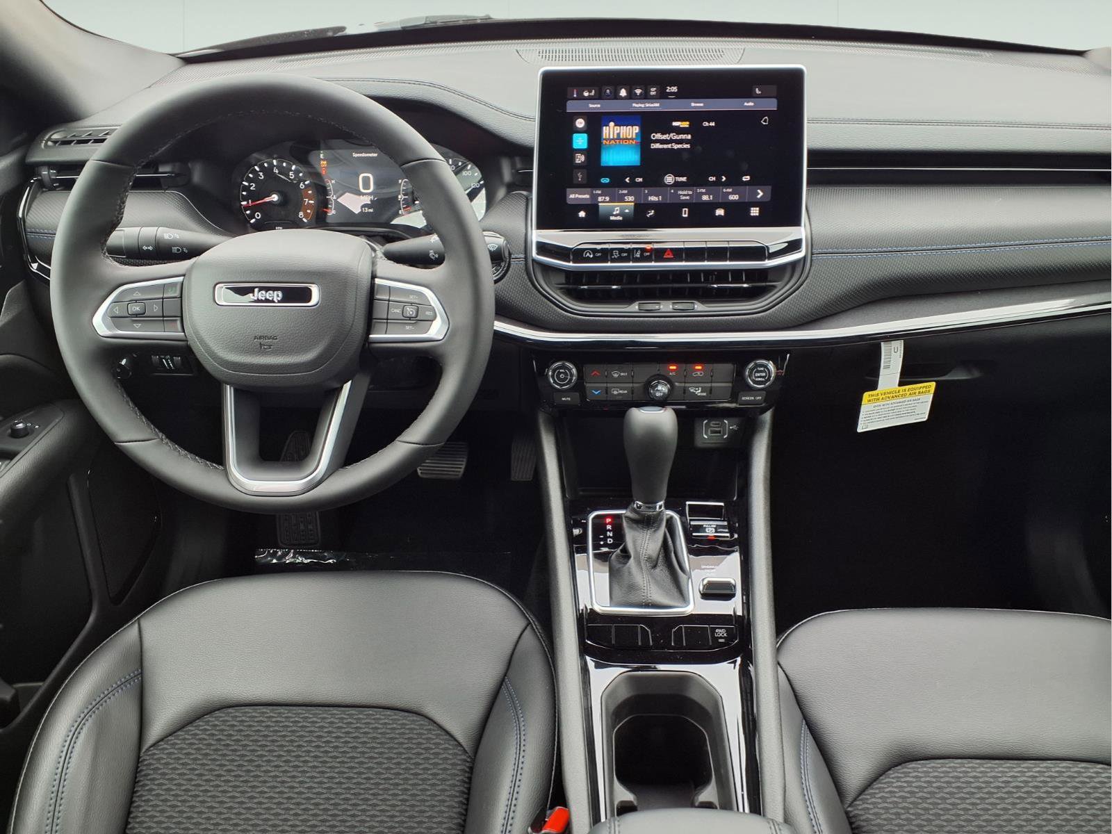 New 2026 Jeep Compass Latitude image 11