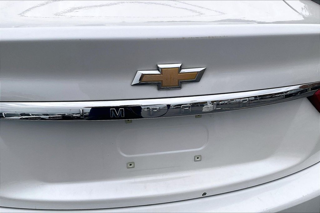 Used 2017 Chevrolet Impala LT w/ Convenience Package FWD image 31