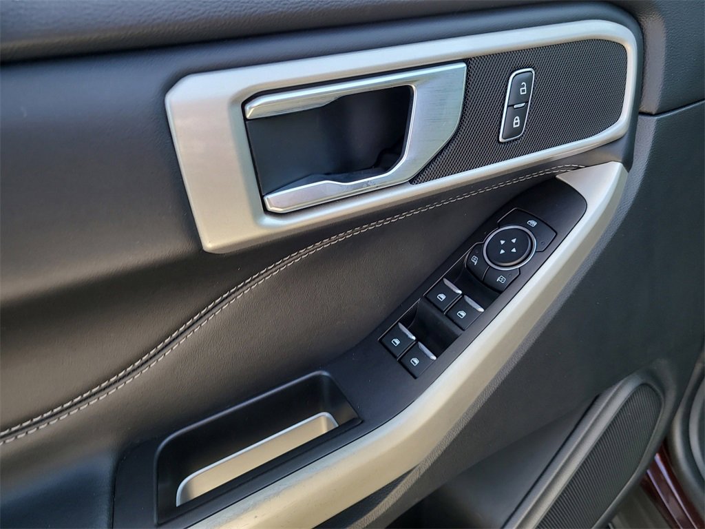 Certified 2022 Ford Explorer XLT w/ Equipment Group 202A image 17