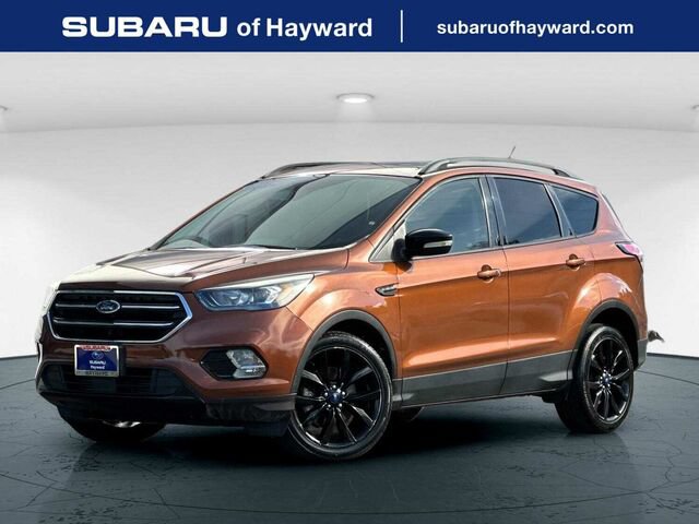 Used 2017 Ford Escape Titanium FWD image 1