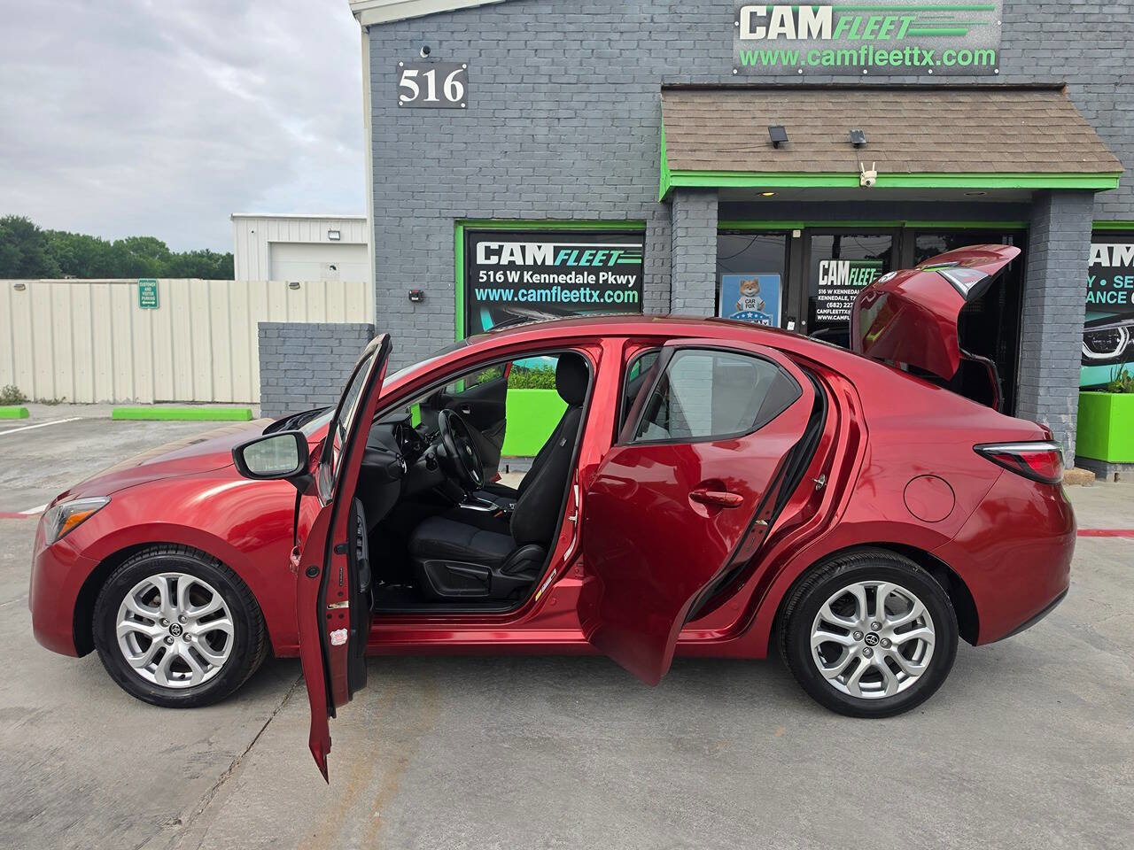 Used 2017 Toyota Yaris iA FWD image 32