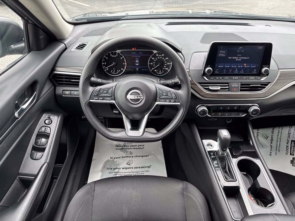 Used 2024 Nissan Altima 2.5 SV FWD image 25