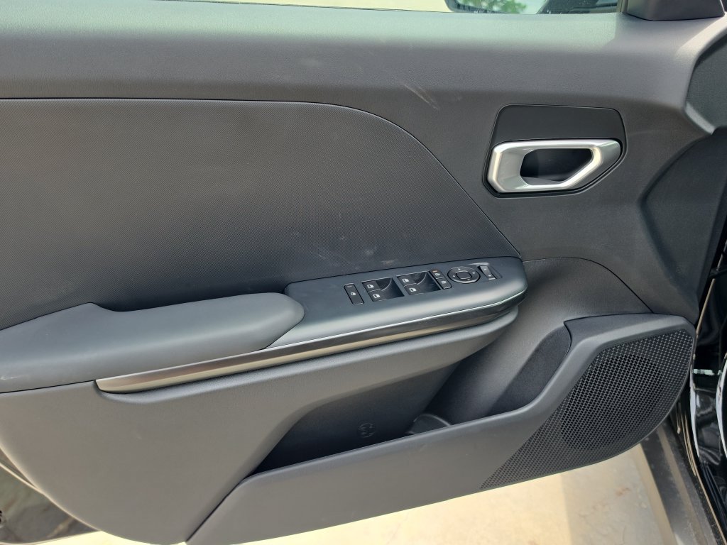 New 2026 Kia K4 FWD image 17