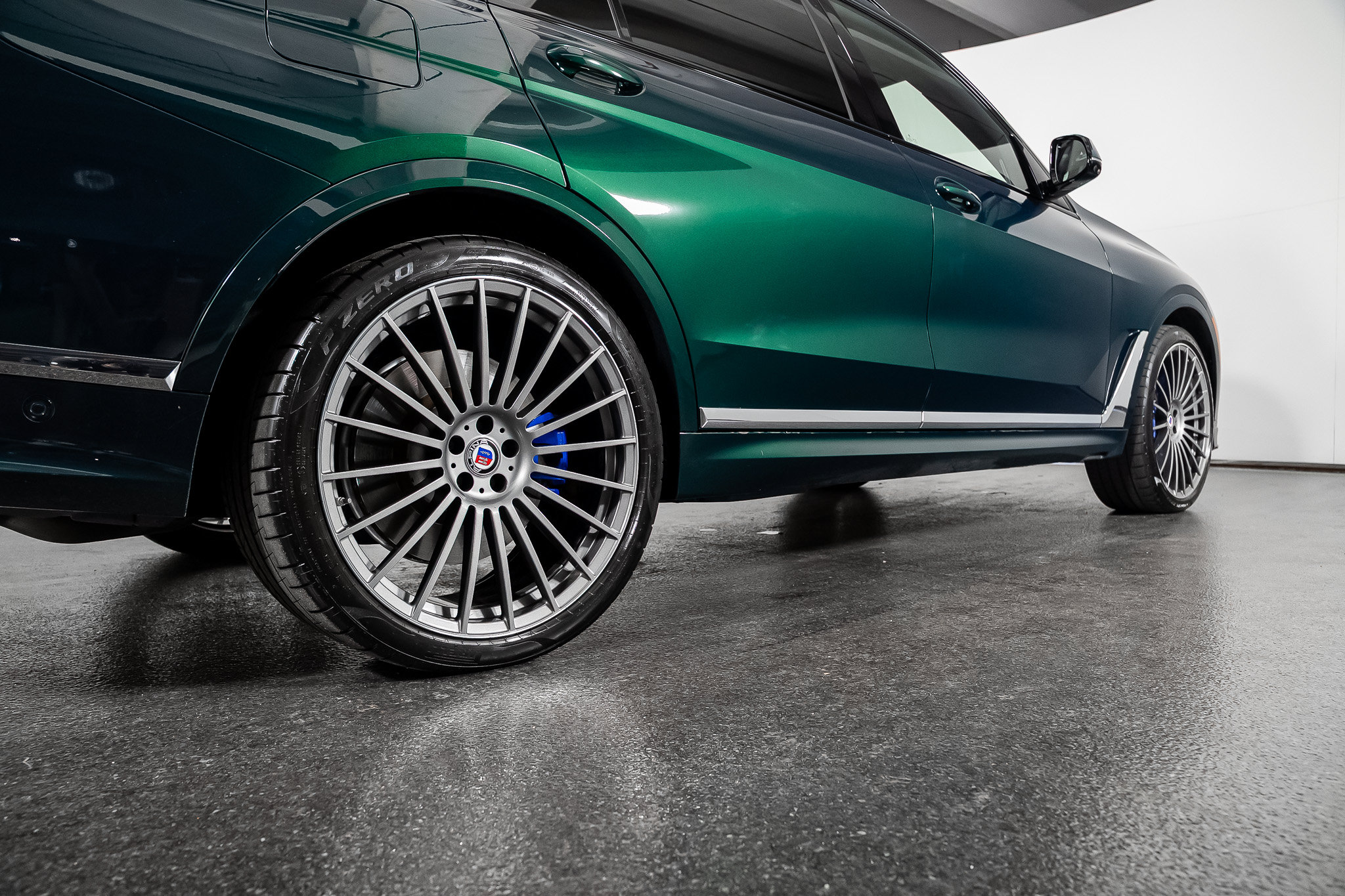 Used 2022 BMW ALPINA XB7 AWD/4WD image 35
