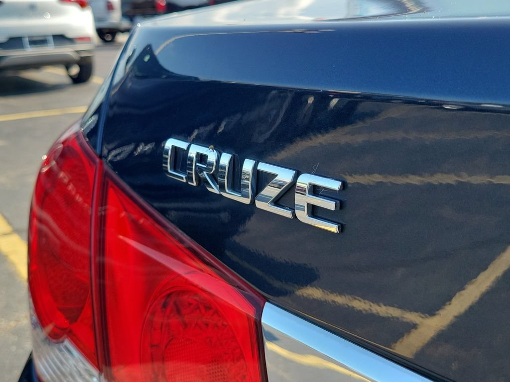 Used 2015 Chevrolet Cruze LT FWD image 8