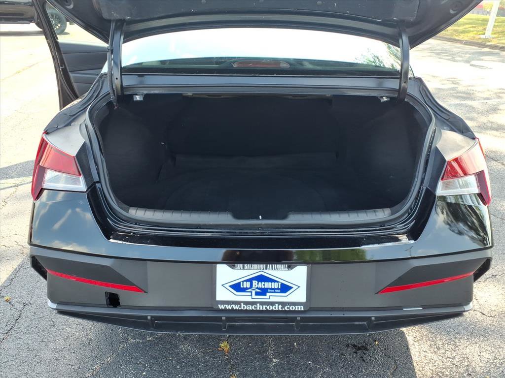 Used 2026 Hyundai Elantra Sport FWD image 30