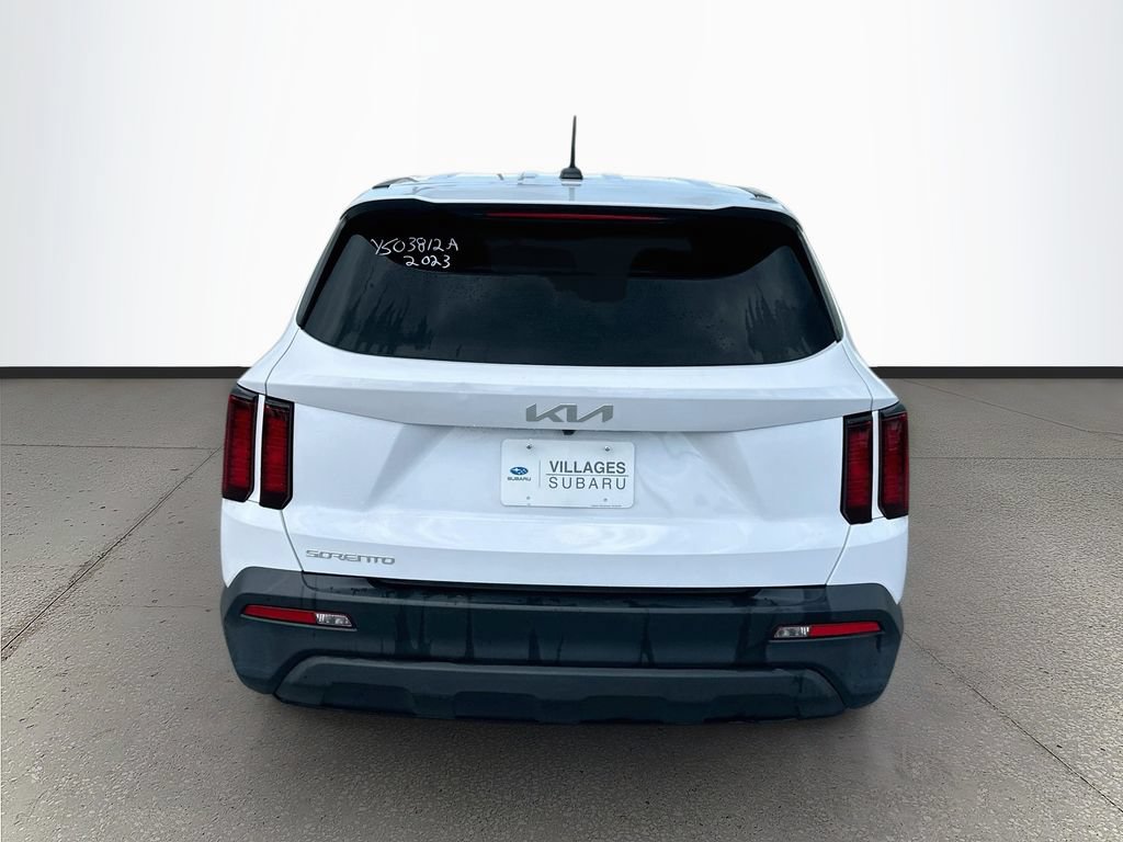 Used 2023 Kia Sorento LX FWD image 6