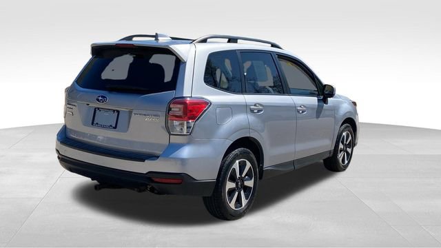 Used 2017 Subaru Forester 2.5i Premium w/ All-Weather Package AWD/4WD image 9