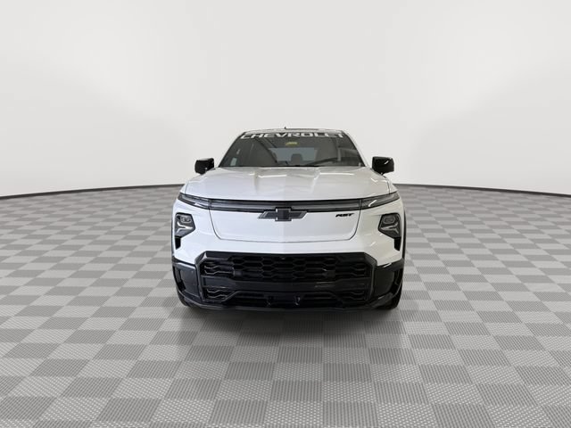Certified 2025 Chevrolet Silverado EV RST AWD/4WD image 4