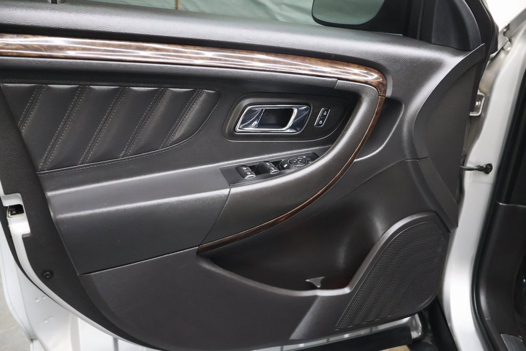 Used 2019 Ford Taurus Limited image 15