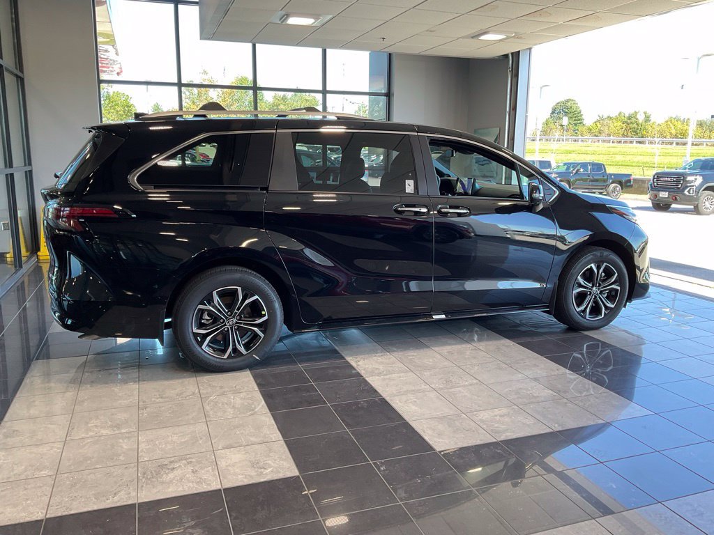 New 2026 Toyota Sienna Platinum AWD/4WD image 5