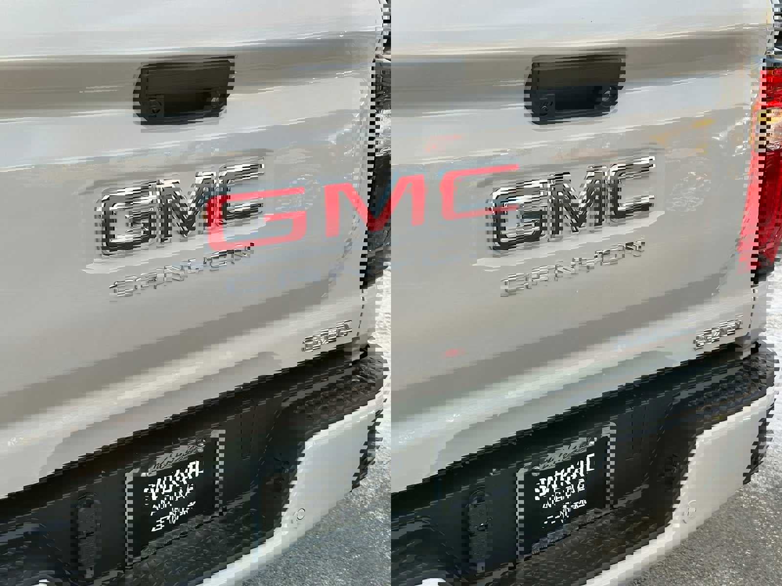 New 2026 GMC Canyon Elevation w/ Convenience Package image 13
