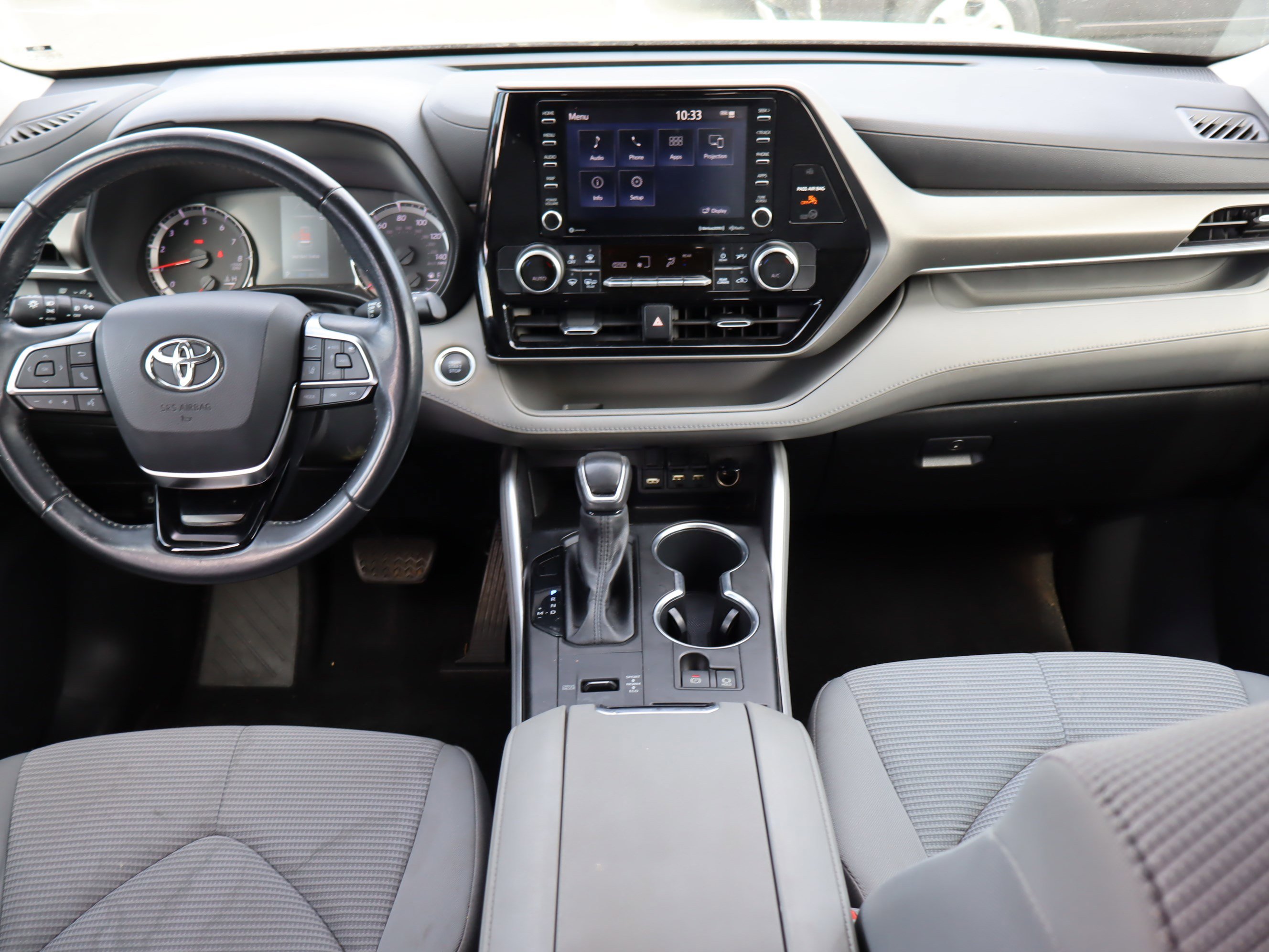 Used 2021 Toyota Highlander LE FWD image 14