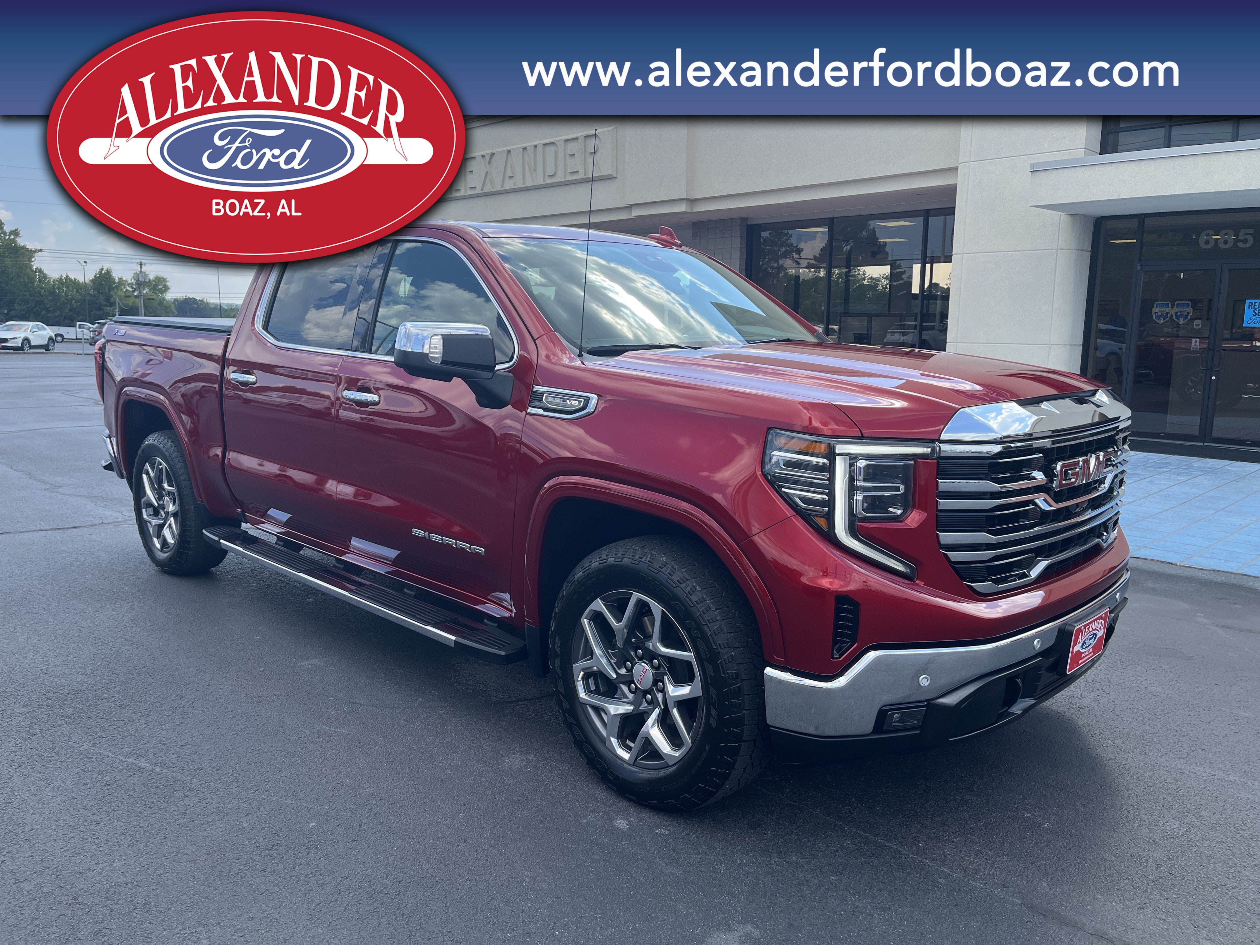 Used 2024 GMC Sierra 1500 SLT w/ SLT Premium Plus Package AWD/4WD image 3