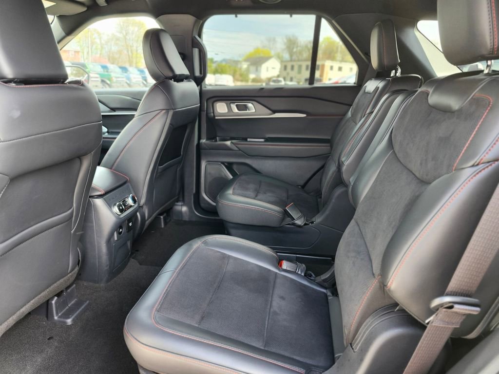 Certified 2025 Ford Explorer ST AWD/4WD image 16