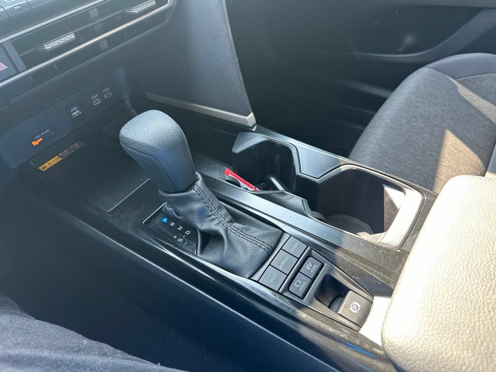 Used 2025 Toyota Camry LE FWD image 25
