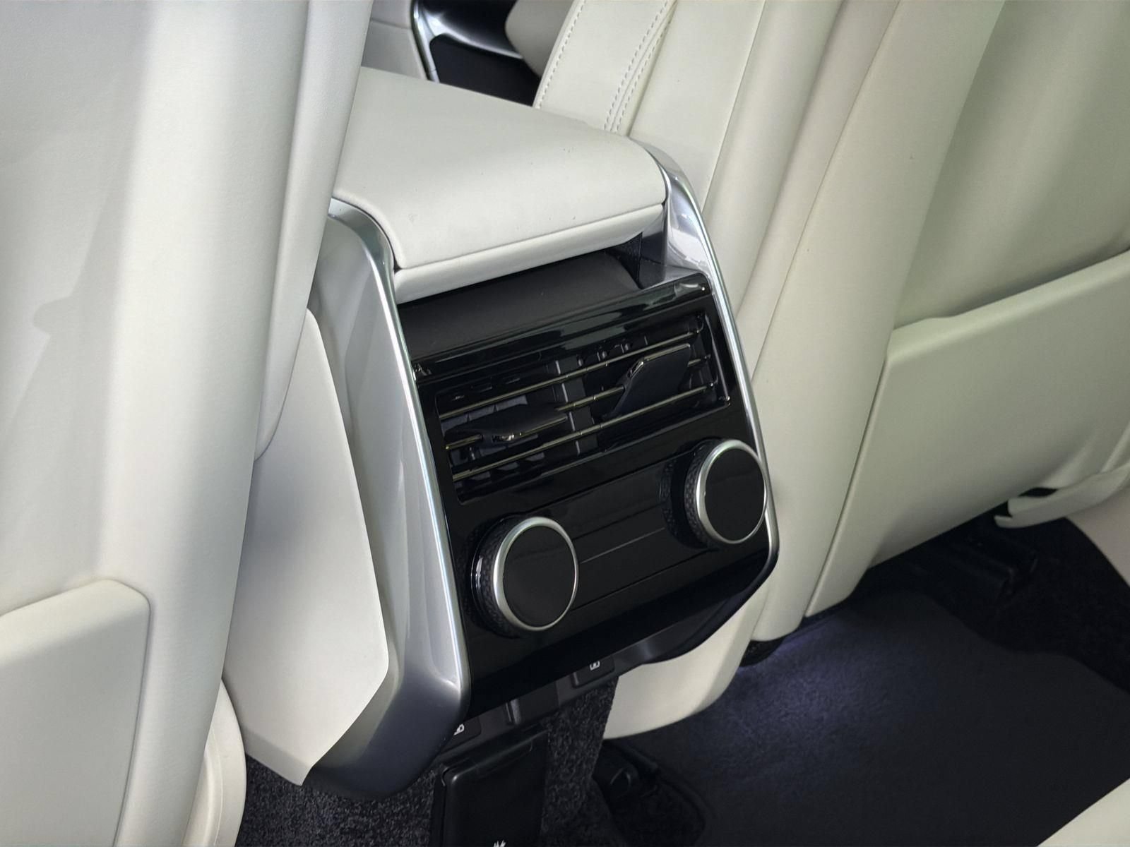 New 2026 Land Rover Range Rover SE AWD/4WD image 27