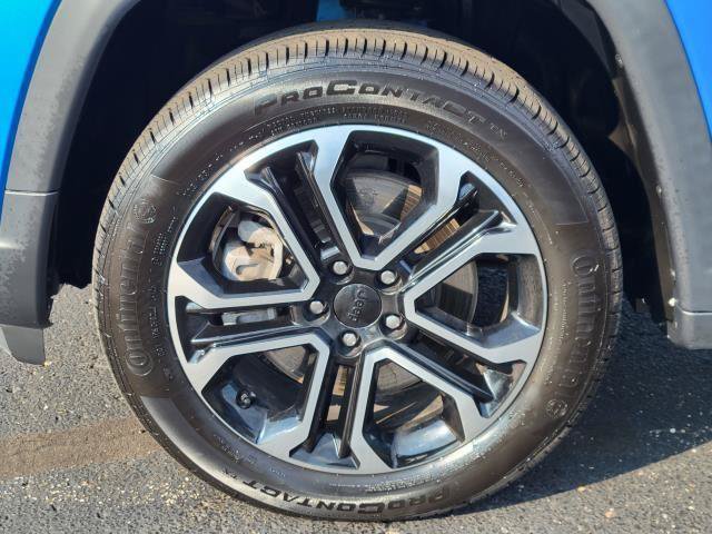 Used 2023 Jeep Compass Limited AWD/4WD image 5