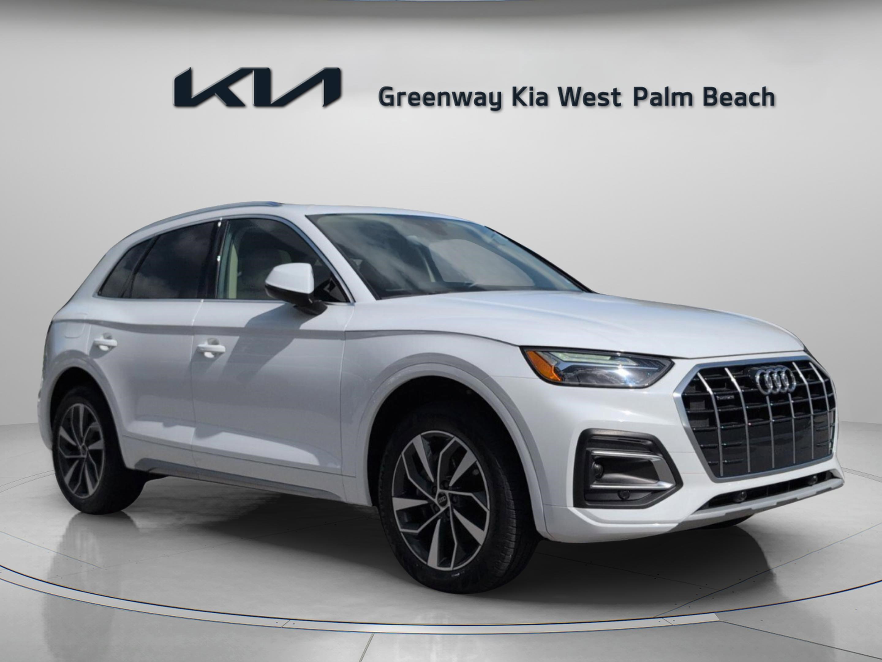 Used 2021 Audi Q5 Premium w/ Convenience Package image 1