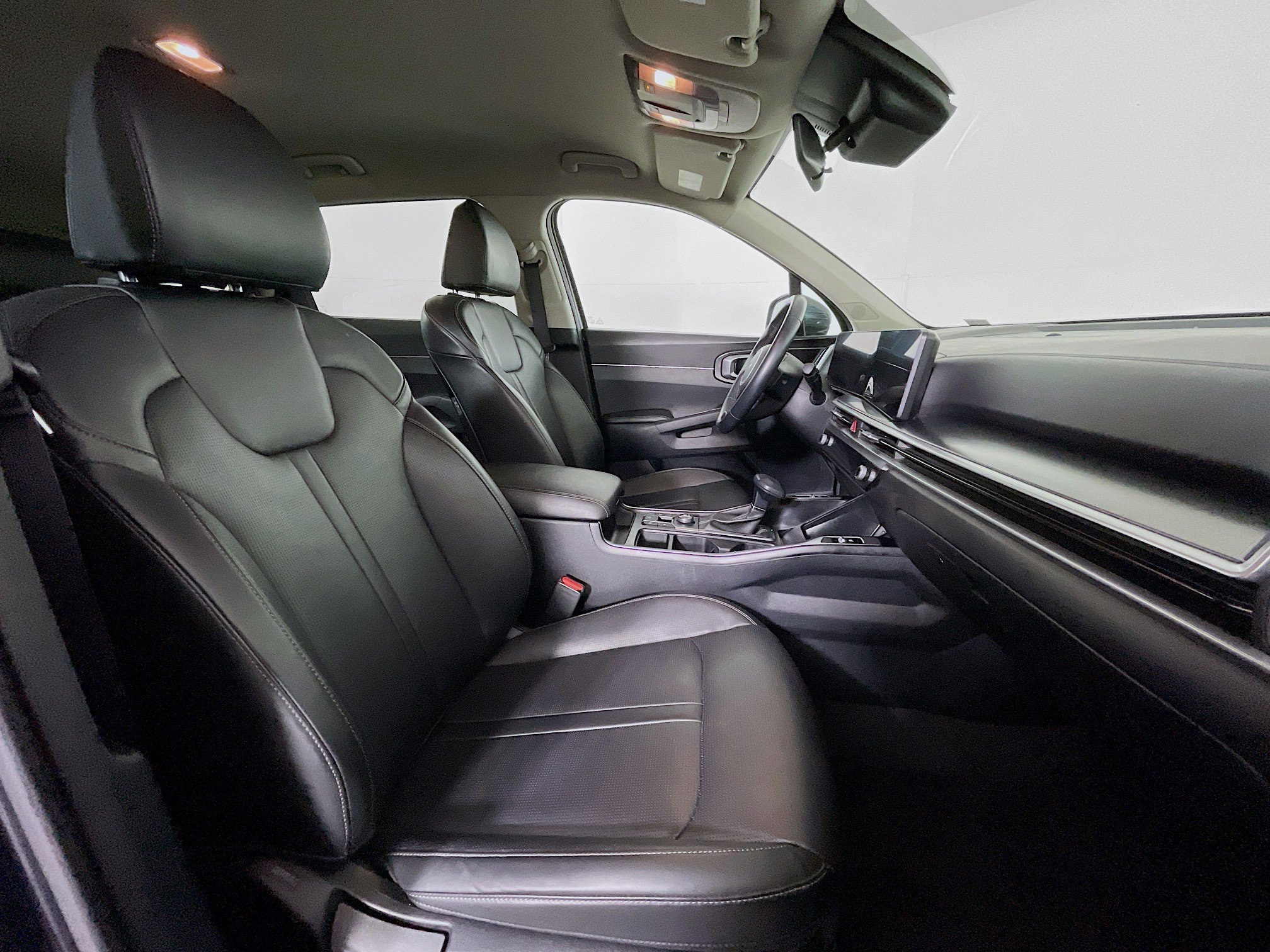 Used 2024 Kia Sorento S image 30