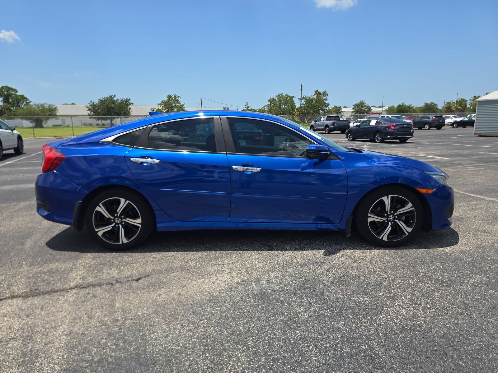 Used 2016 Honda Civic Touring image 3