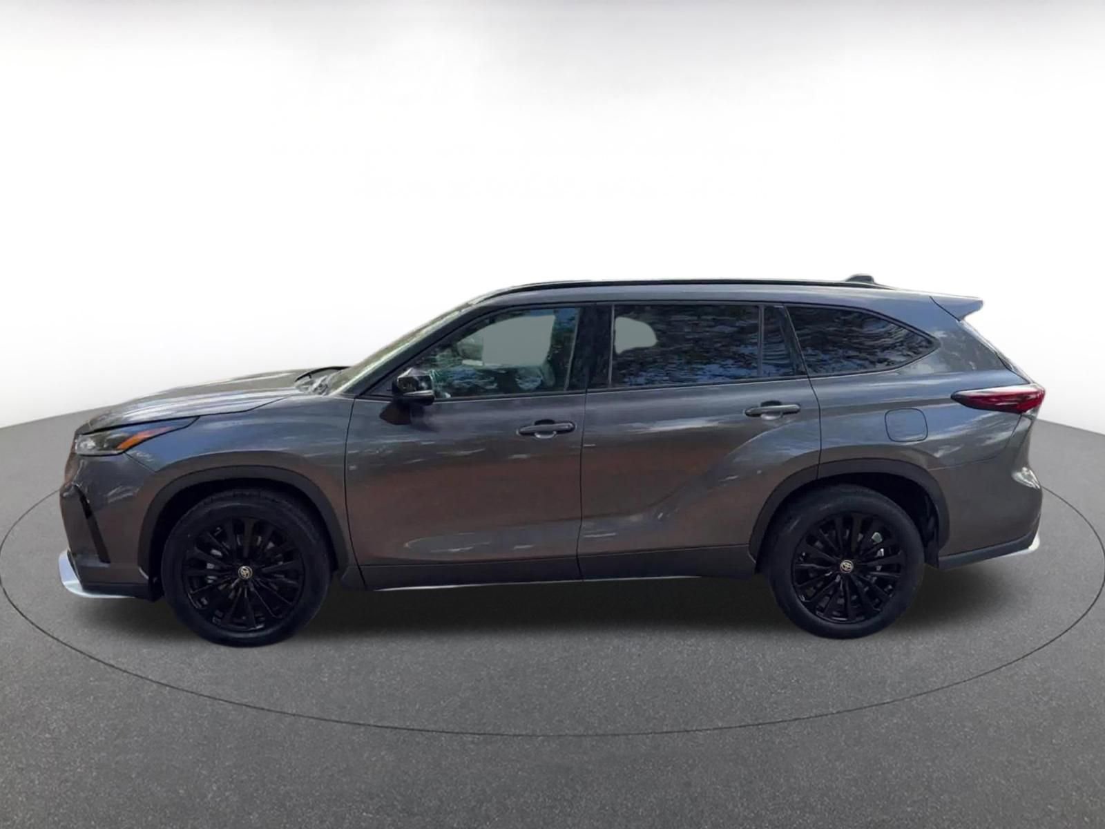 Used 2024 Toyota Highlander XSE image 9