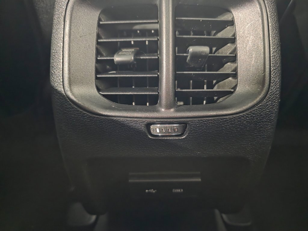 Used 2019 Jeep Cherokee Altitude image 39