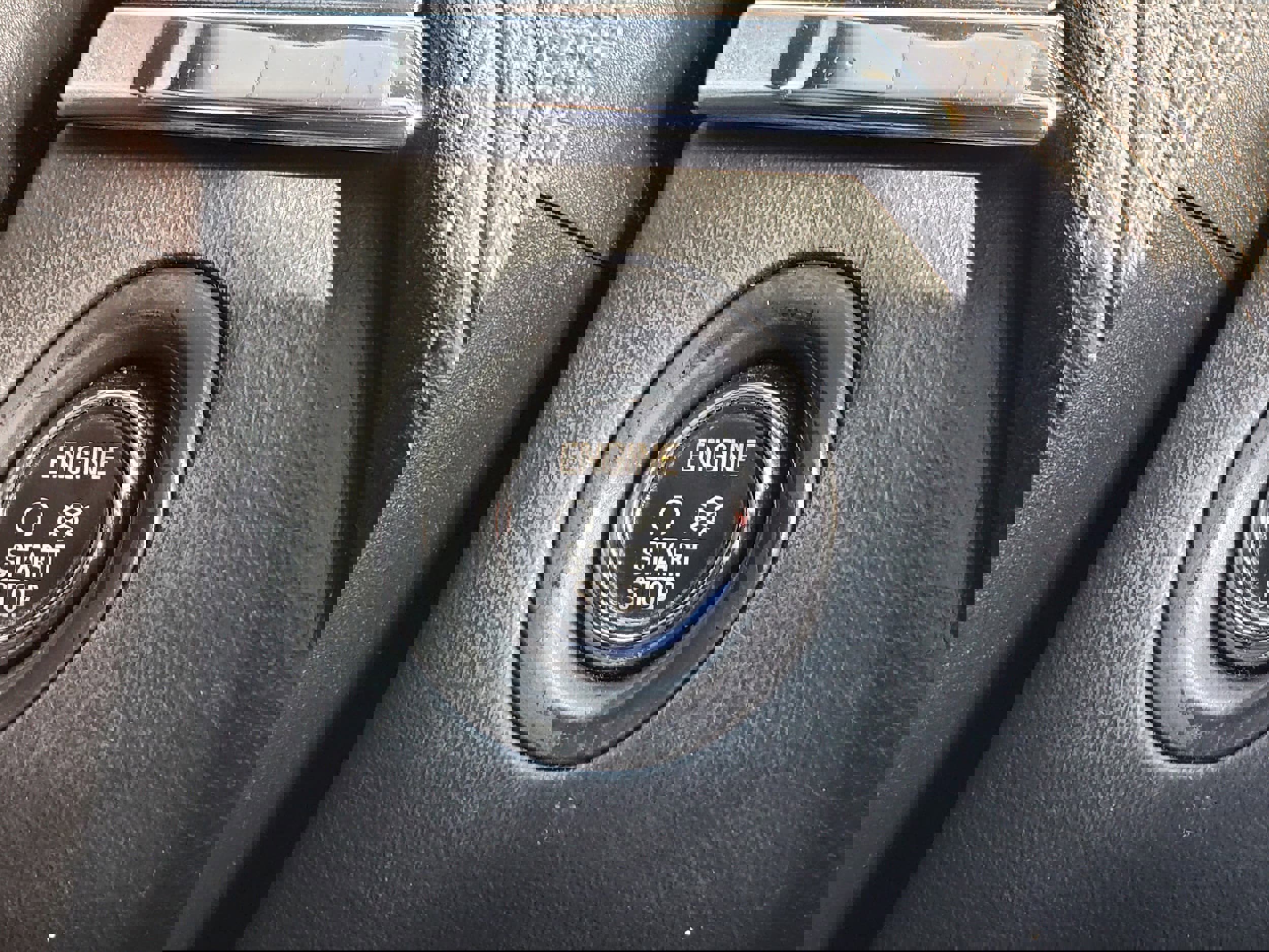 Used 2016 Lincoln MKS image 21