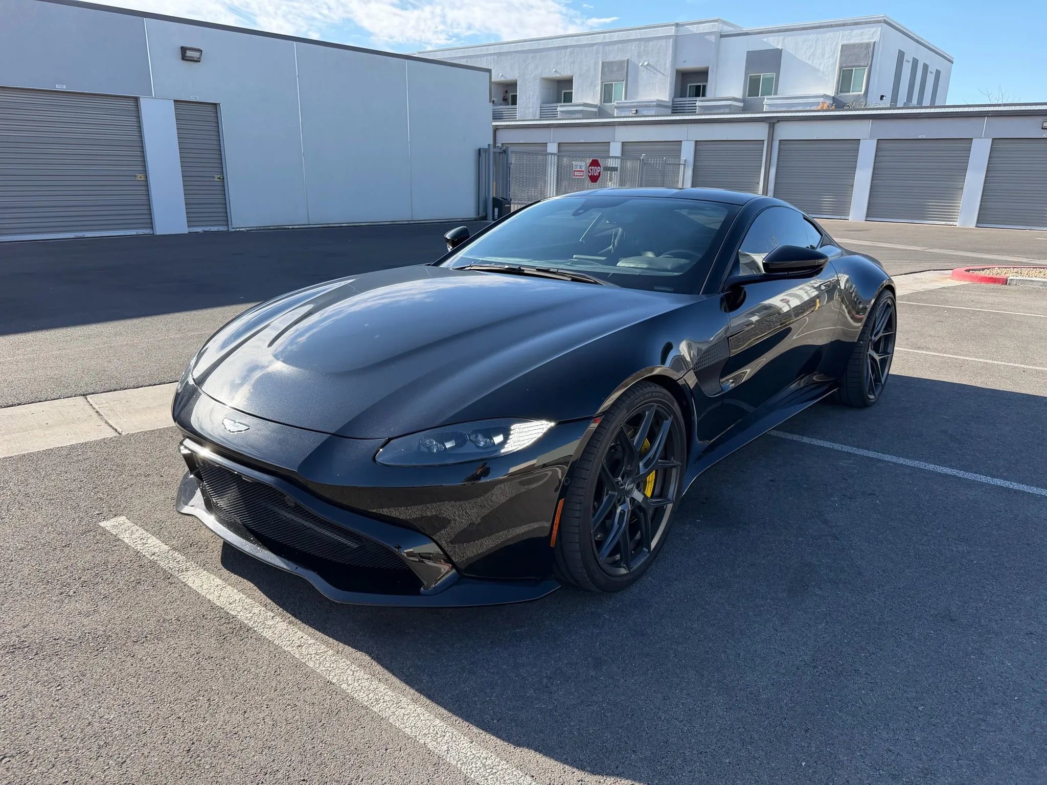 Used 2019 Aston Martin V8 Vantage Coupe image 2